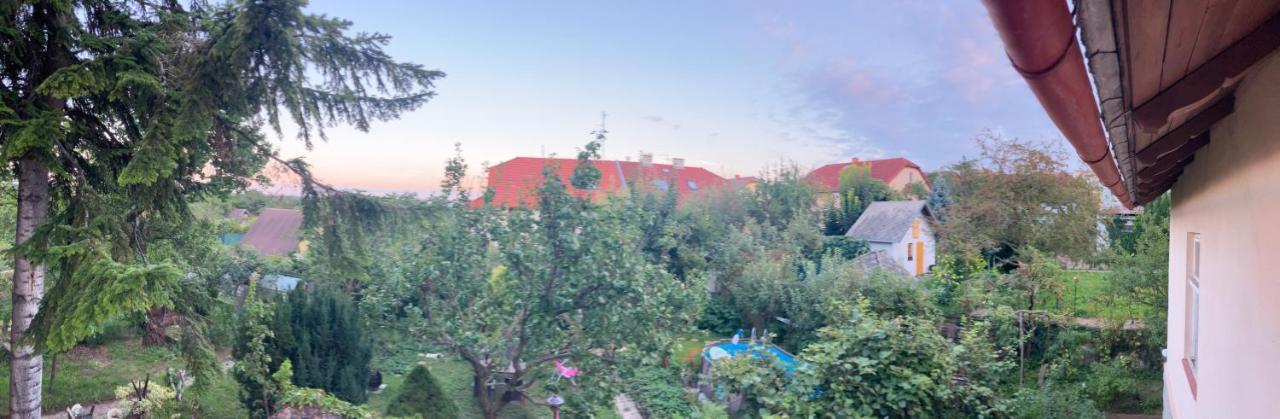 Garden View Apartment Зноймо Экстерьер фото